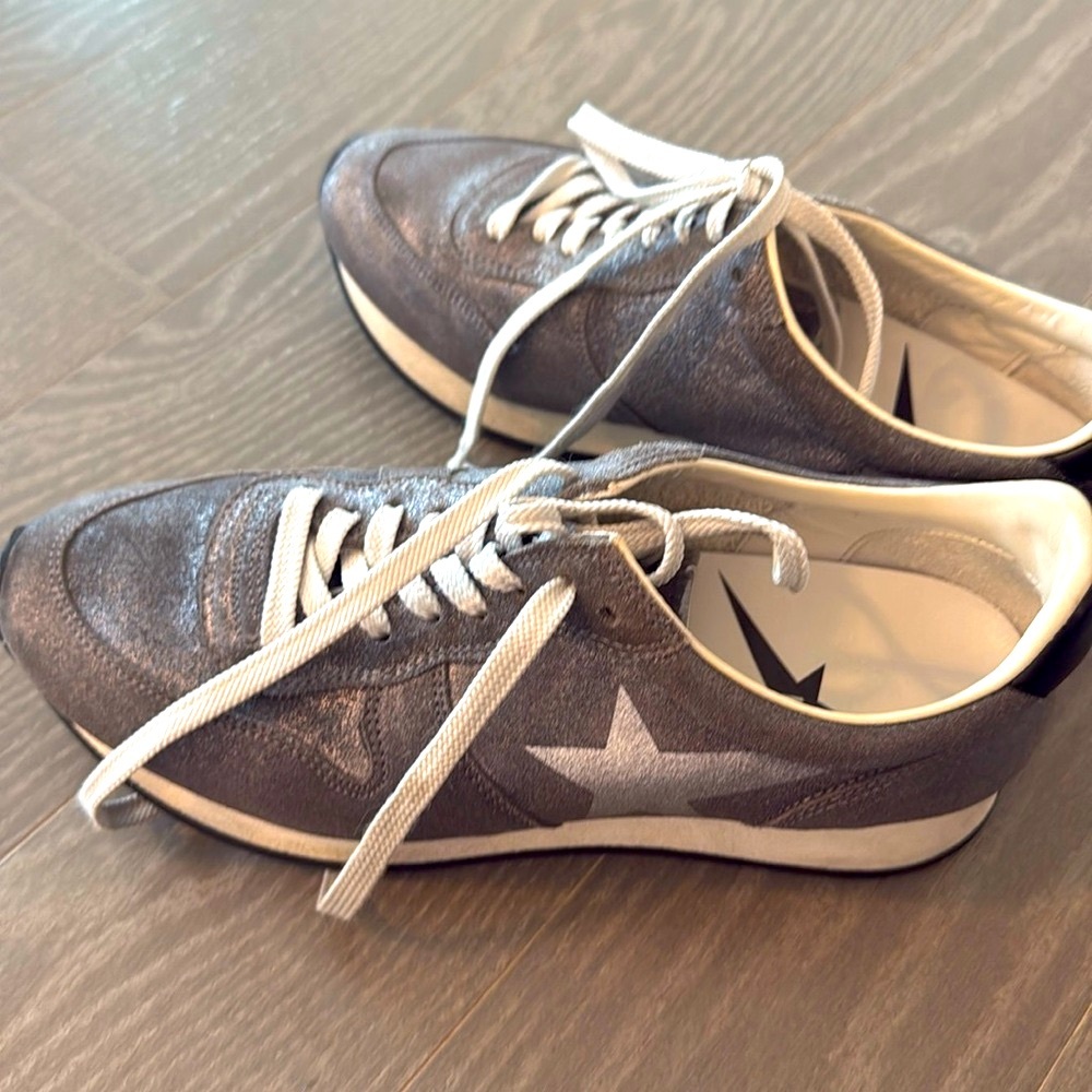 Golden goose delux shoes in great condition